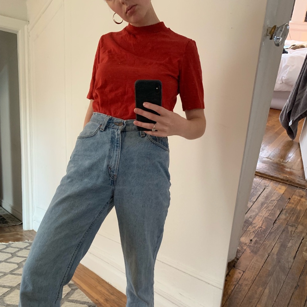 Uniqlo red tee